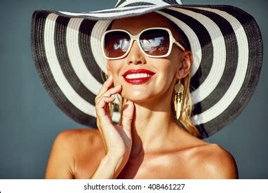 Woman Hat Sunglasses Stock Photo 408461227 Shutterstock