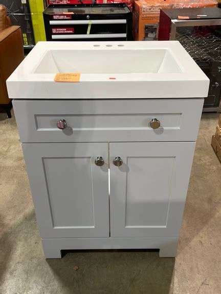 Glacier Bay Everdean 30 In W X 19 In D X 34 In H Single Sink