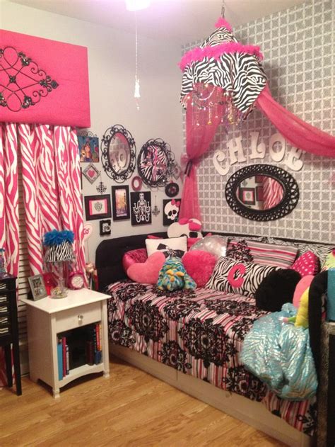 10 Funky 2000s Bedroom Decor Ideas That Set The Stage For Y2k Design