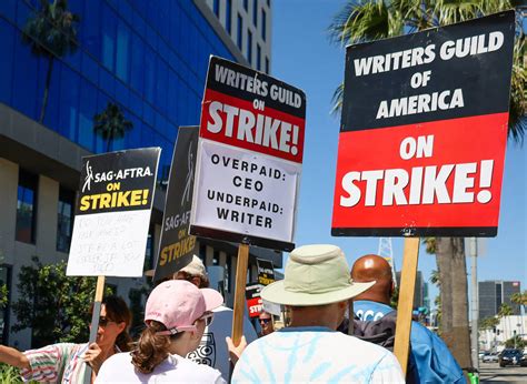 WGA Reaches Tentative Deal With Hollywood Studios To End Writers Strike ...