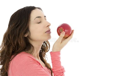 Mujer Que Sostiene Una Manzana Roja Fresca Foto De Archivo Imagen De