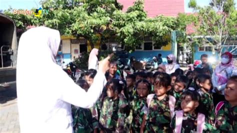 Kenalkan Lingkungan Sekolah Dasar Anak Anak Tk Denzipur Kunjungi Sdn