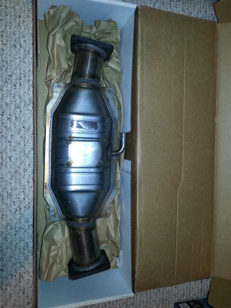 New Magnaflow High Flow Catalytic Converter Direct Fit Bolt On