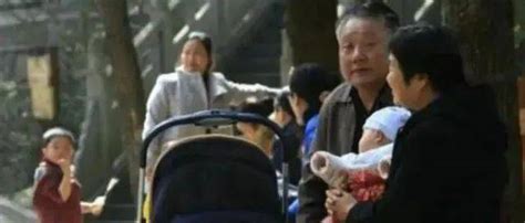 “新型啃老”正在蔓延，父母毫无察觉，反而以为子女很孝顺！小林