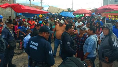 Sujetos Se Agarran A Tubazos Por Una Mujer En Tianguis De Chiautempan