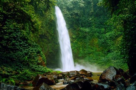 19 Best Waterfalls in Bali