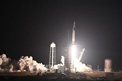 nasa va spacex du kien ngay  dua phi hanh doan thu  len tram vu