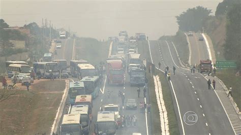 Br 040 Tem Longo Congestionamento Como Reflexo De Manifestações Que