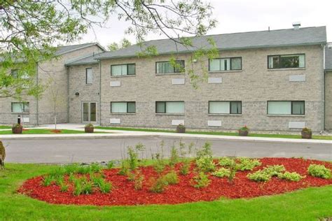 St Lawrence College Residence Brockville: Hotel Reviews & Room Rates ...