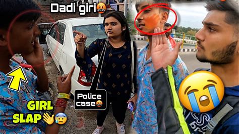 Public Mei Ladki Ne Mara Thapad Cop Vs Biker Girl Slap