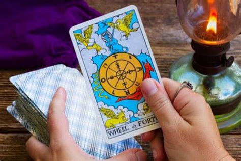 Tarot Evolutivo Te Miro Y Te Adivino