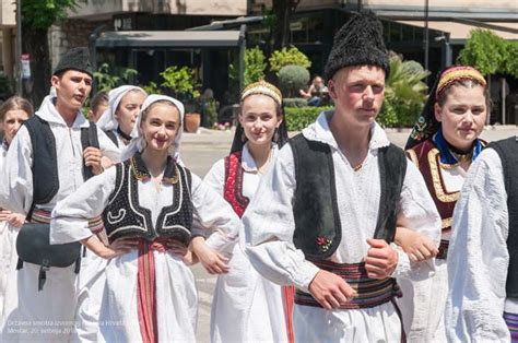 Foto Odr Ana Dr Avna Smotra Izvornog Folklora Hrvata U Bih Brotnjo