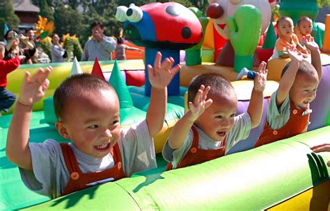 Triplets Growing Up In A Set Cbs News