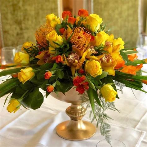 Fiesta Flowers Devinnia On Instagram Golden Wedding Table