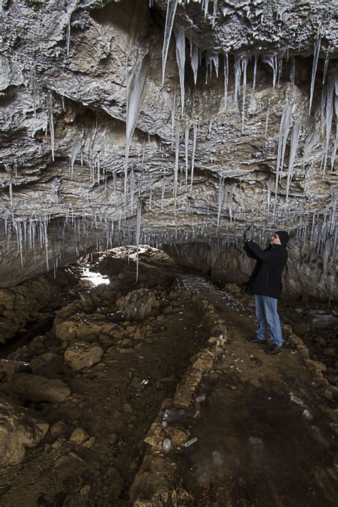 A winter hike through Maquoketa Caves State Park - Iowa Road Trip