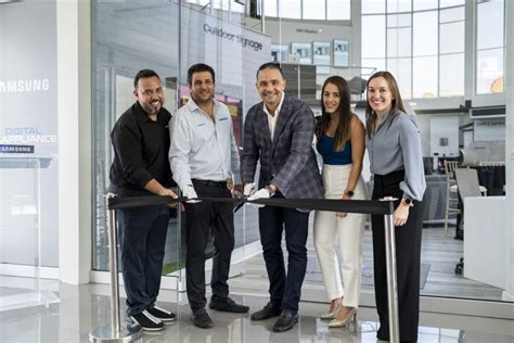 Samsung Abre Centro De Experiencia Y Negocios Samsung Puerto Rico Y El Caribe Samsung Newsroom