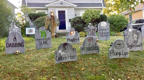 Man makes sarcastic Halloween graveyard filled with this year's dying ...