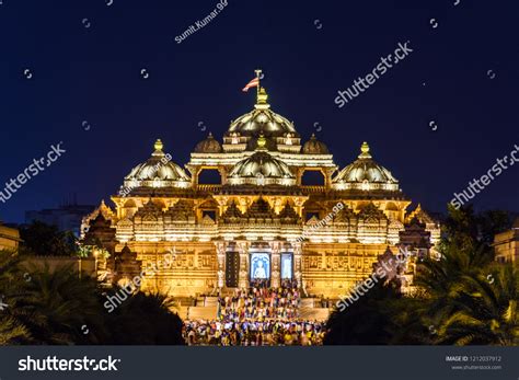 31 Akshardham Temple Delhi Night Images, Stock Photos & Vectors ...