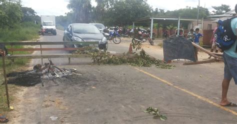 G Moradores De Comunidades Fecham Rodovia Em Cruzeiro Do Sul