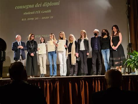 Macerata Cerimonia Di Consegna Dei Diplomi All Ite Gentili Picchio