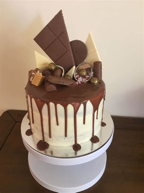 Amazing Chocolate Drip Cake