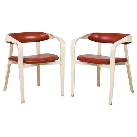 Pair Of Mid Century Modern Plycraft Bar Stools By Norman Cherner At