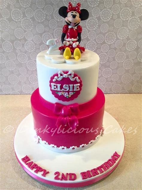 Minnie Mouse Decorated Cake By Dinkylicious Cakes Cakesdecor