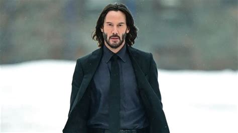 Keanu Reeves Yeni Filminin Setinde Yeni Tarzıyla Görüntülendi