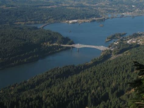 Bridge of the Gods - Hiking in Portland, Oregon and Washington