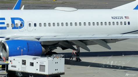 Us Faa Investigates United Boeing 737 Flight Missing Panel