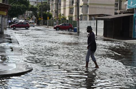 A Gazeta Chuva No ES Tempestade Raios Causa Alagamentos Na