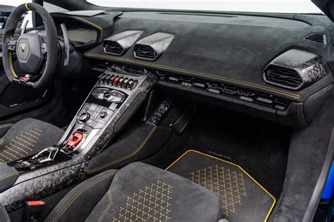 Descubrir 105+ imagen lamborghini huracan performante interior ...