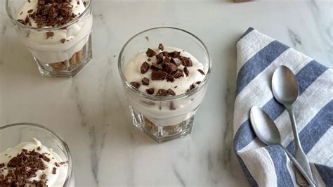 Mousse Di Yogurt Greco E Cioccolato Fondente Ricetta Agrodolce