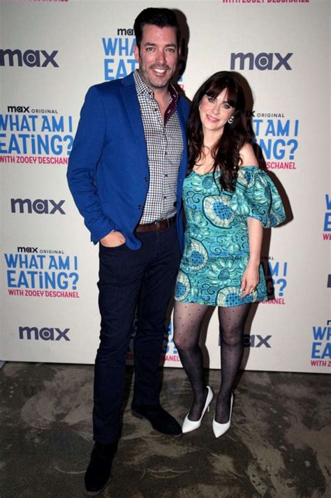 Zooey Deschanel, Jonathan Scott share sweet moment at 'What Am I Eating ...