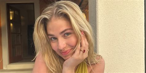 Foto Roxy Dekker Deelt Superhete Selfie In Bikini Het Is Zo Warm