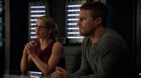 Felicity Smoak And Oliver Queen In Arrow Lair Cultjer