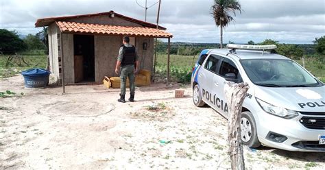 Portal Agreste Violento HOMEM É EXECUTADO A TIROS DENTRO DE CASA EM