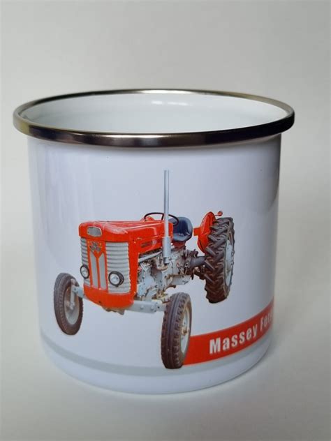 Emaille Tasse Traktor Massey Ferguson MF65 Bücherbuben