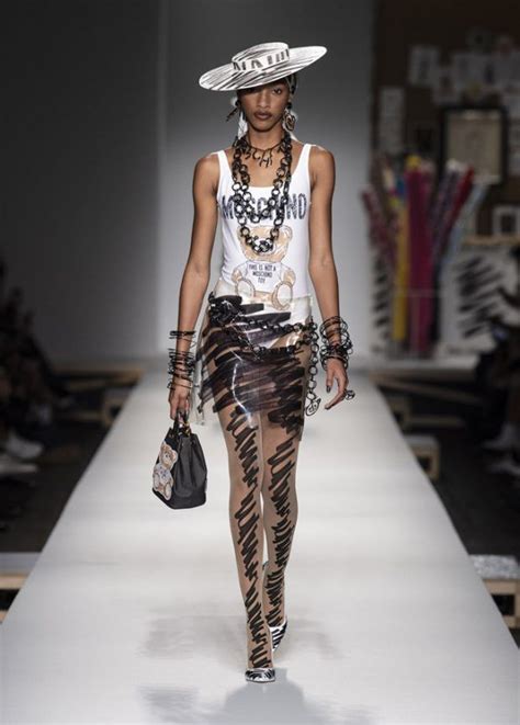 Mfw Moschino Spring Summer Womenswear Collection Milano