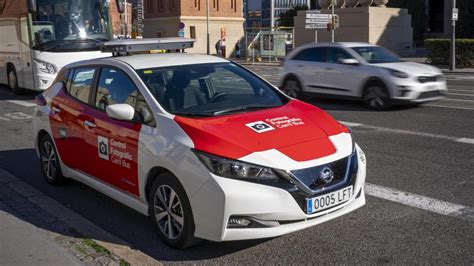 Barcelona Recupera El Cotxe Que Multa Els Vehicles Aturats Al Carril Bus