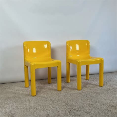 Chaises Mod Le Jaunes Par Carlo Bartoli Pour Kartell S Set