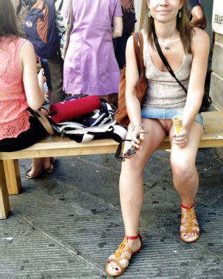 Upskirt Cameltoes Amateur Montrant rec Chatte 10 Nudité En Public