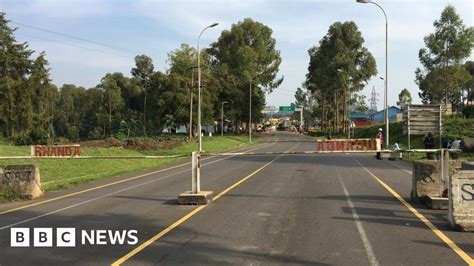 How The Rwanda Uganda Border Crossing Came To A Halt Bbc News