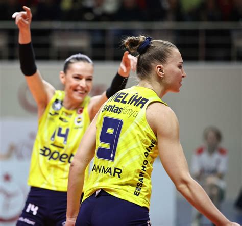 Yeni Lider Sar Melekler Voleybolunsesi