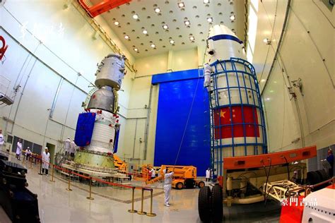 Chinese ShenZhou8 Space Capsule Before Launch | Chinese Military Review