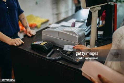 Vintage Credit Card Machine Photos and Premium High Res Pictures - Getty Images