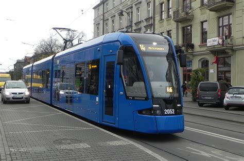 Przednia Platforma Tramwaju Krak W Przetarg Na Nowych Tramwaj W