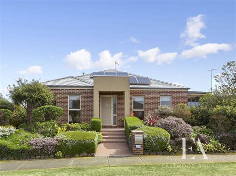 Local residents in St Albans Queens push for new park space 18