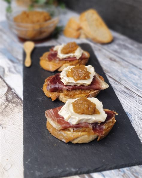 Pincho De Cecina Con Queso De Cabra Y Cebolla Caramelizada Aperitivos