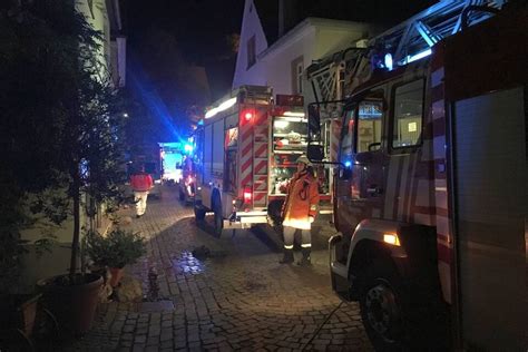 Schriesheim Feuerwehrmann Bei Schwelbrand Leicht Verletzt Rhein